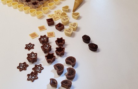 Weihnachtliche Pralinen